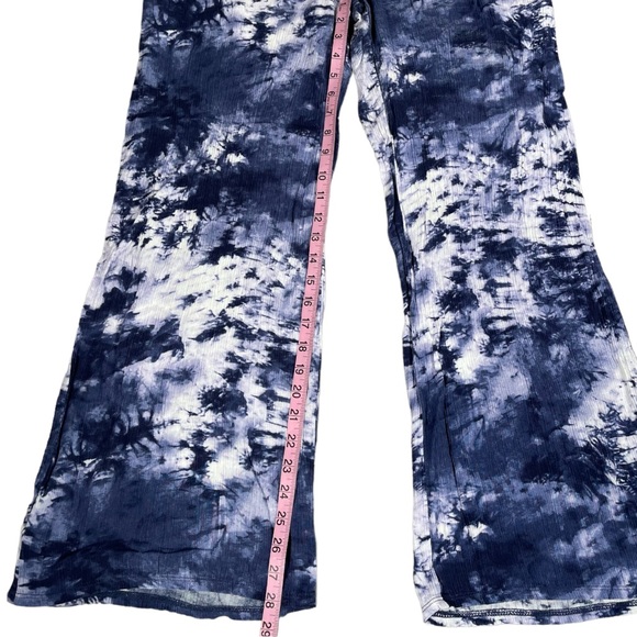 Peace & Pearls size Xl blue & white fireworks tie dye crinkly wide leg pants - Picture 10 of 14